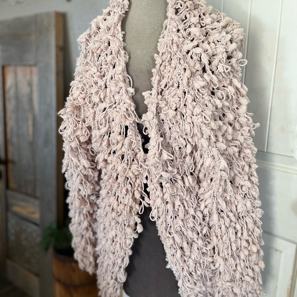 Cardigan - Picture 2 of 8